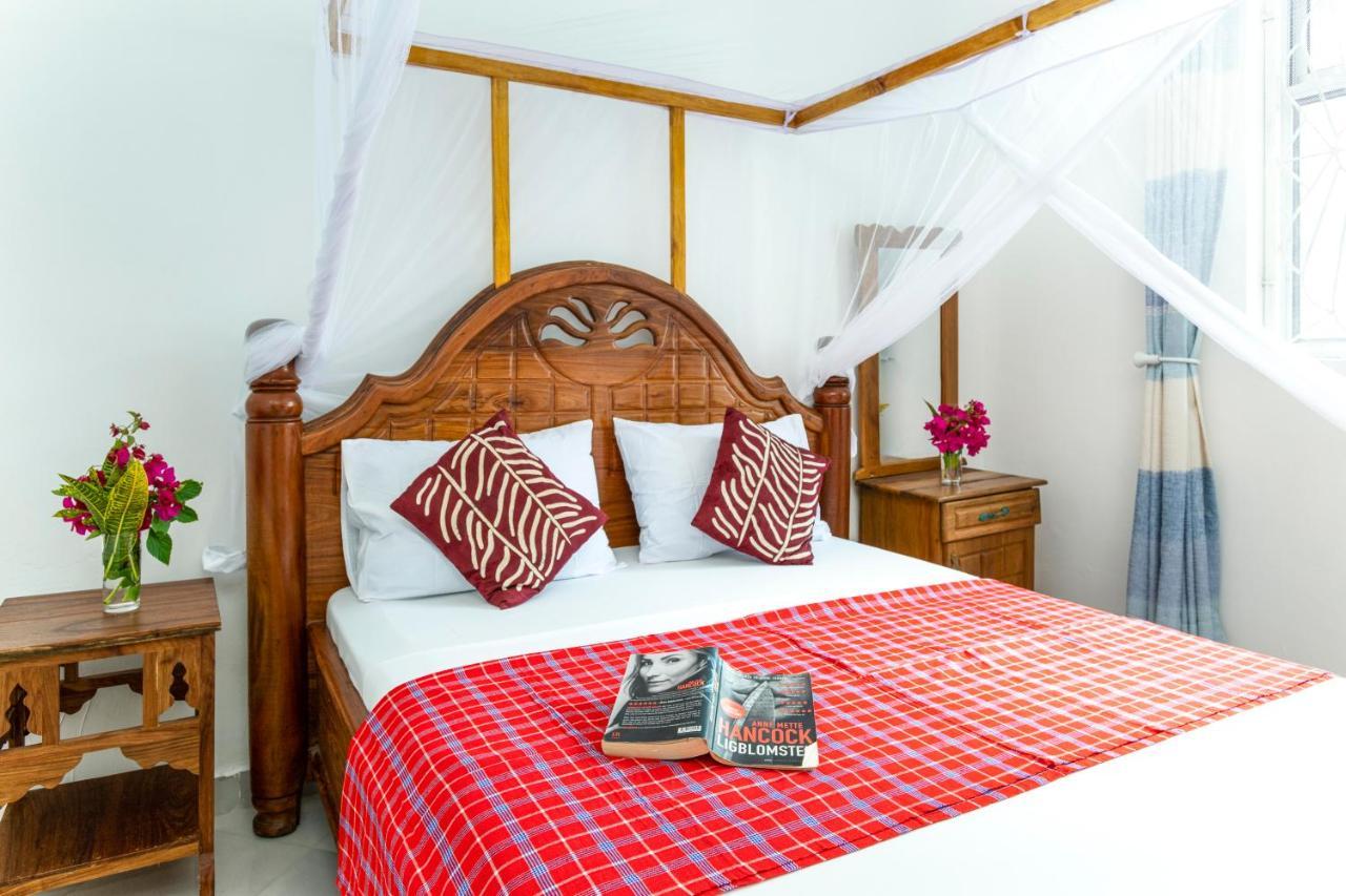 Uroa Beach Lodge Buitenkant foto