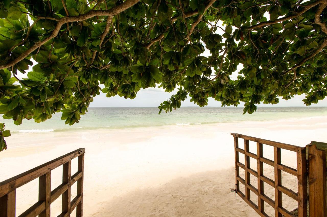 Uroa Beach Lodge Buitenkant foto