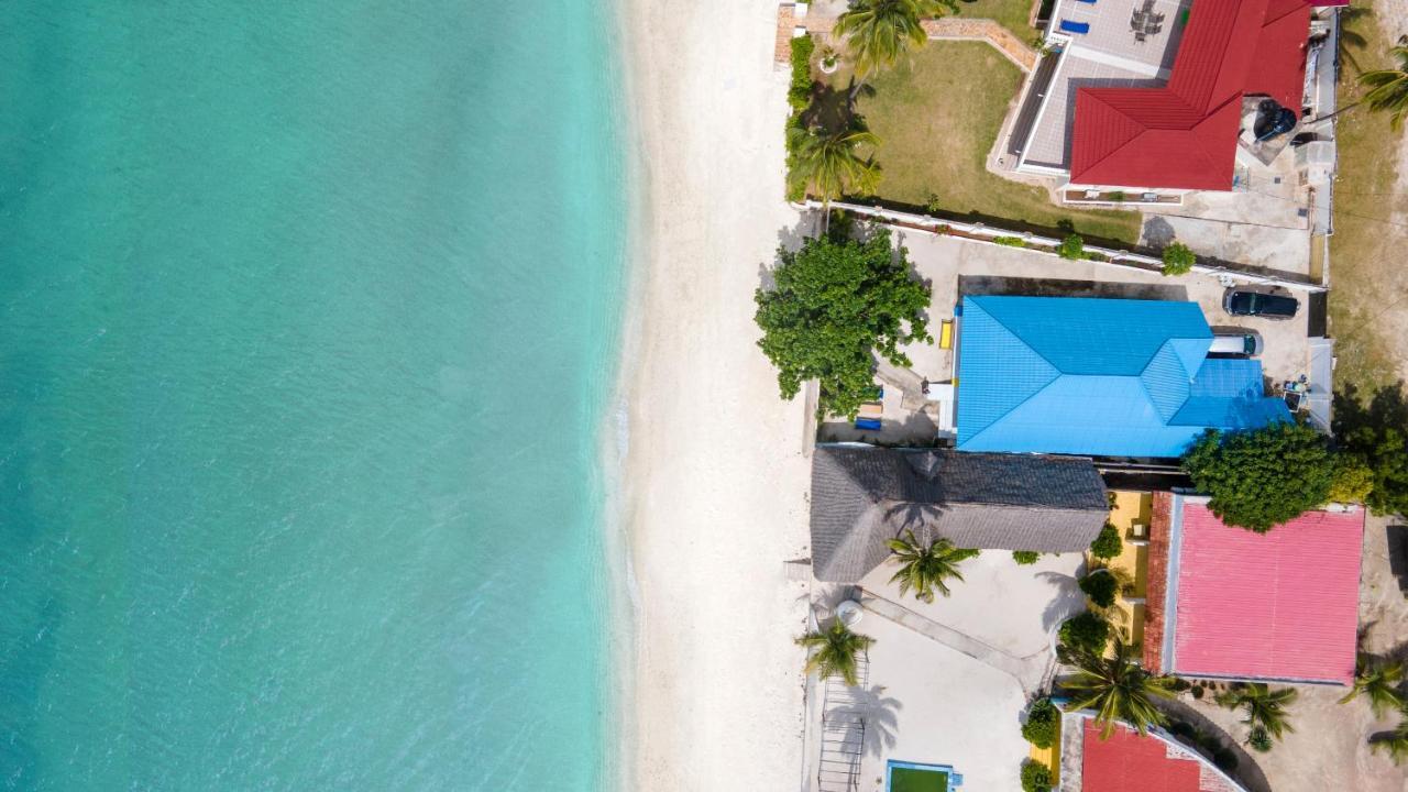 Uroa Beach Lodge Buitenkant foto