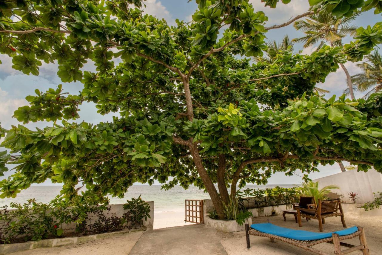 Uroa Beach Lodge Buitenkant foto