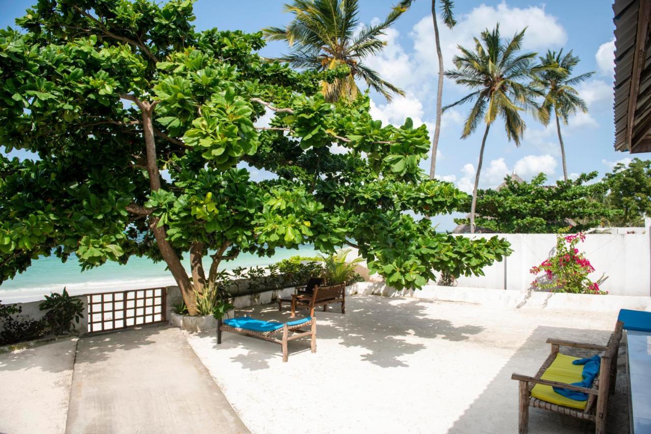 Uroa Beach Lodge Buitenkant foto