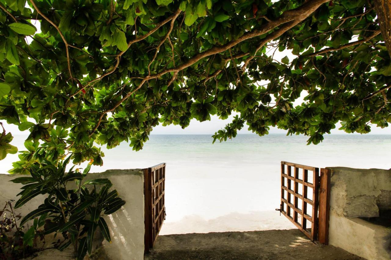 Uroa Beach Lodge Buitenkant foto