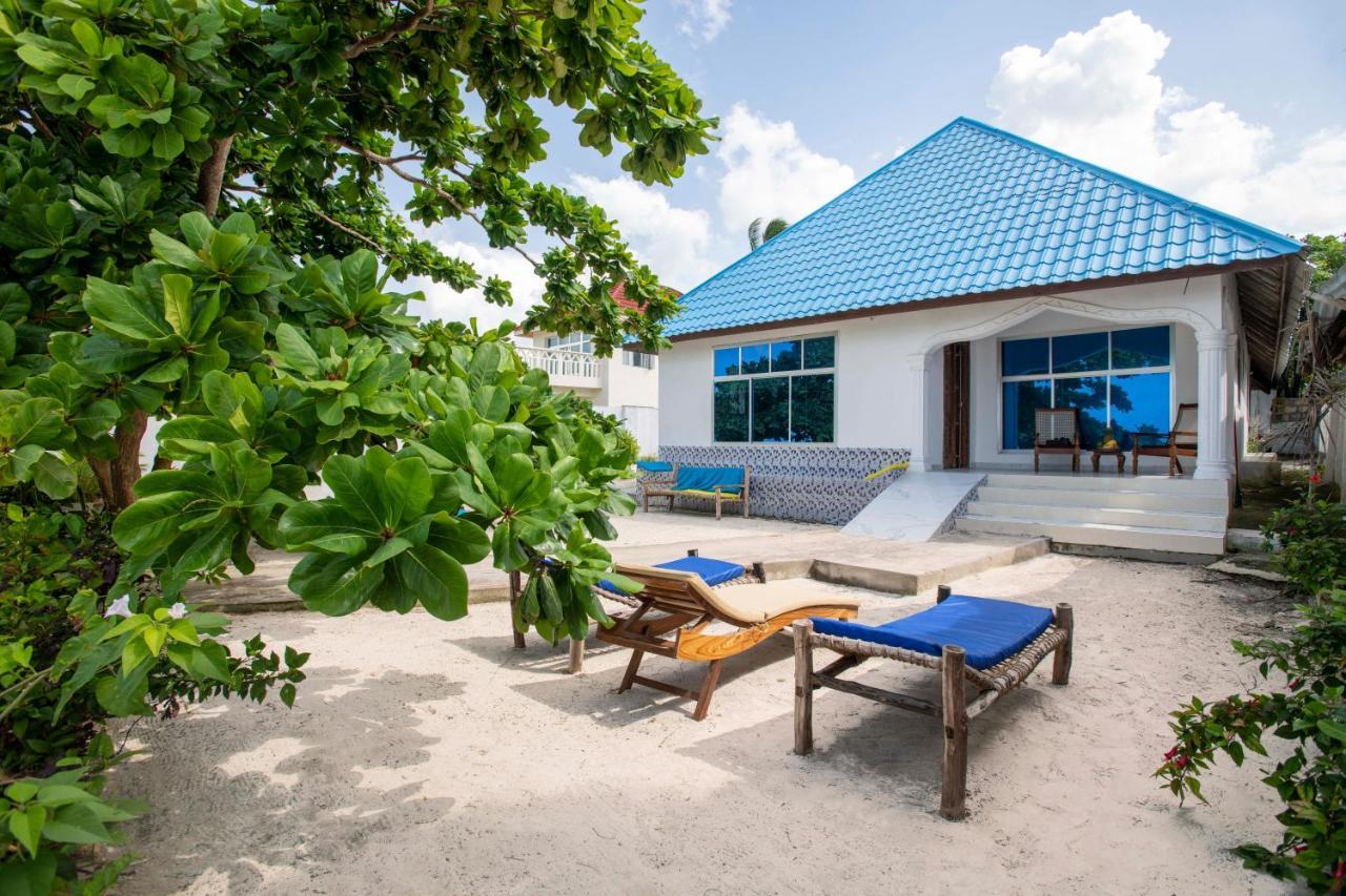 Uroa Beach Lodge Buitenkant foto