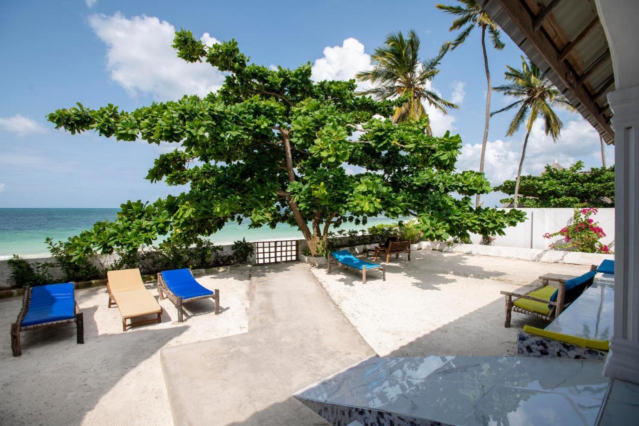 Uroa Beach Lodge Buitenkant foto